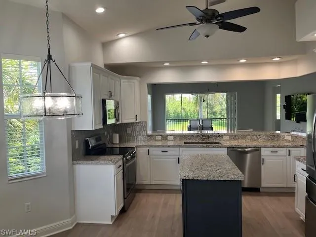 7842 Hawthorne Dr 1703, Naples, Florida 34113