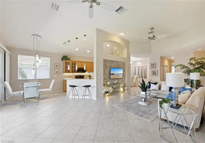 6822  Ascot  DR, Naples, FL 34113