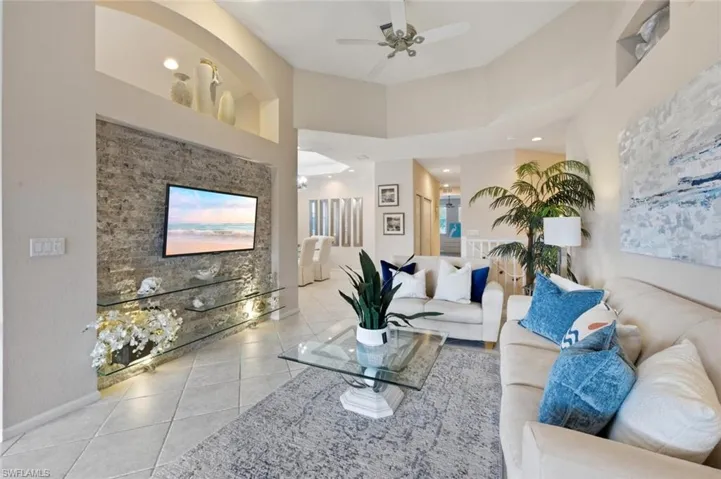 6822  Ascot  DR, Naples, FL 34113