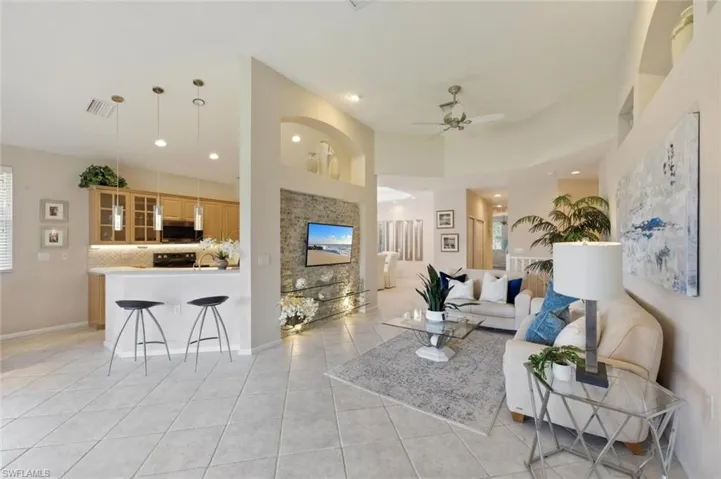 6822  Ascot  DR, Naples, FL 34113