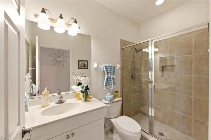 6822  Ascot  DR, Naples, FL 34113
