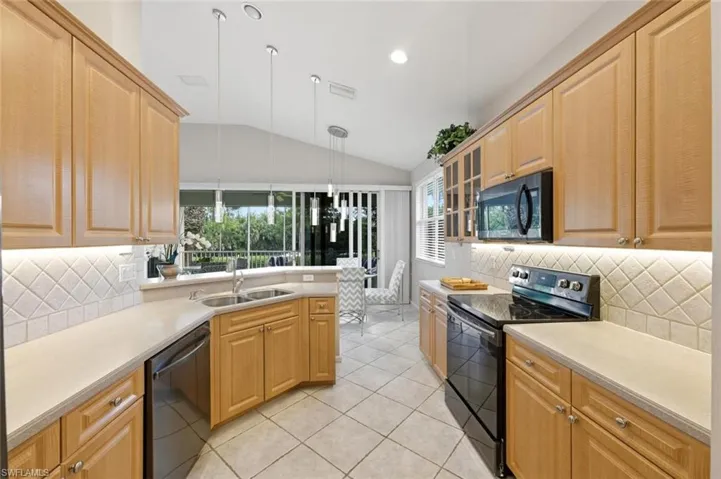 6822  Ascot  DR, Naples, FL 34113