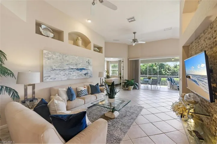 6822  Ascot  DR, Naples, FL 34113