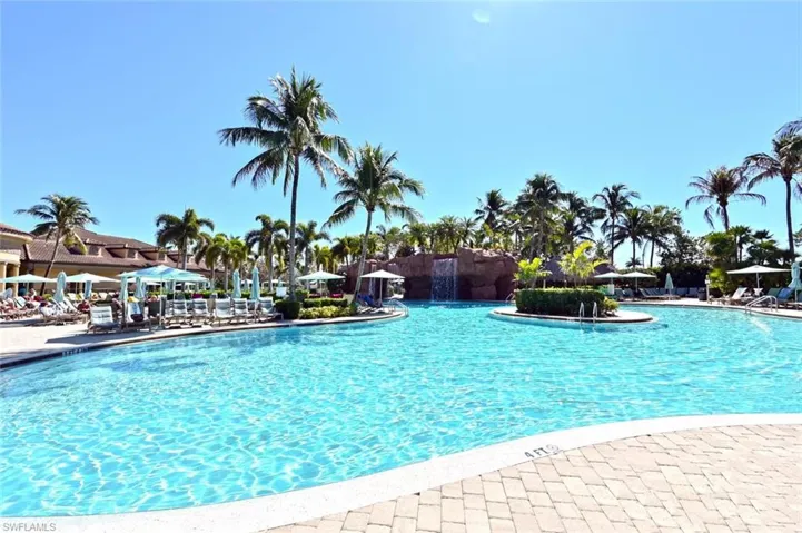 6822  Ascot  DR, Naples, FL 34113