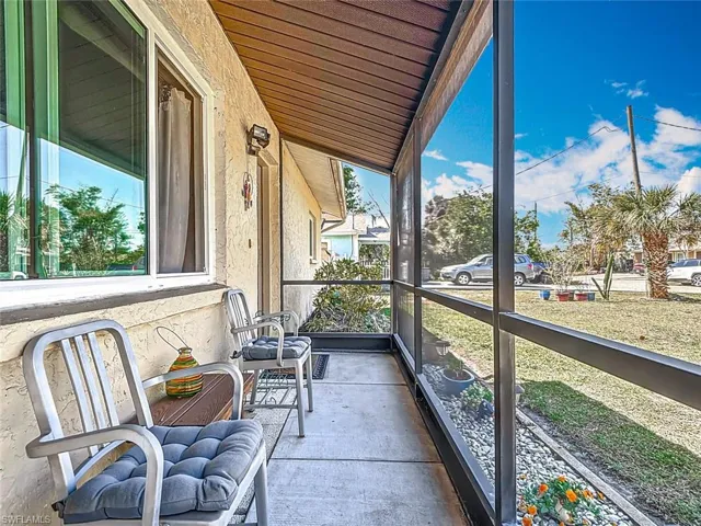 screened in entry porch