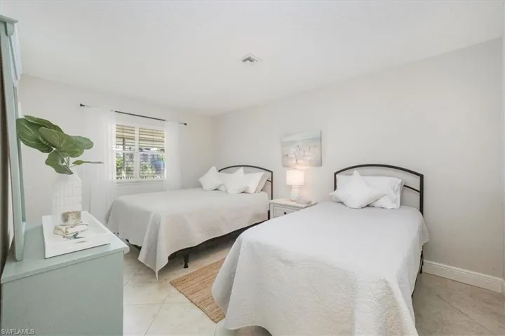 4126  Belair  LN, Naples, FL 34103