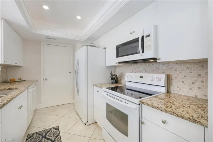 4126  Belair  LN, Naples, FL 34103