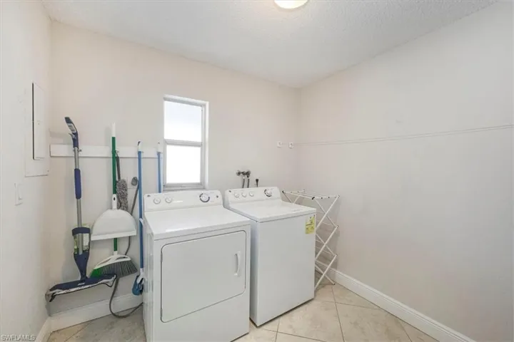4126  Belair  LN, Naples, FL 34103