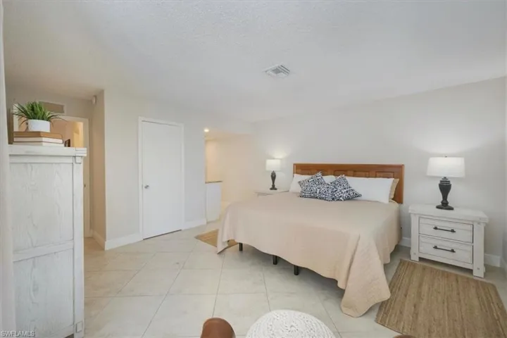 4126  Belair  LN, Naples, FL 34103