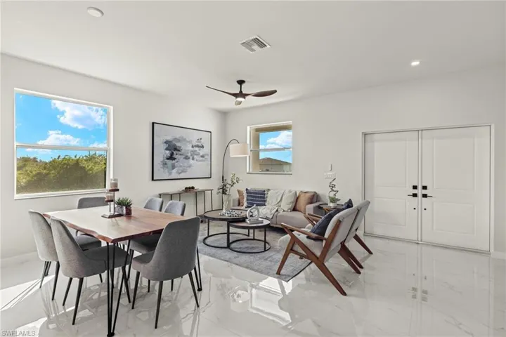 Dining room with ceiling fan