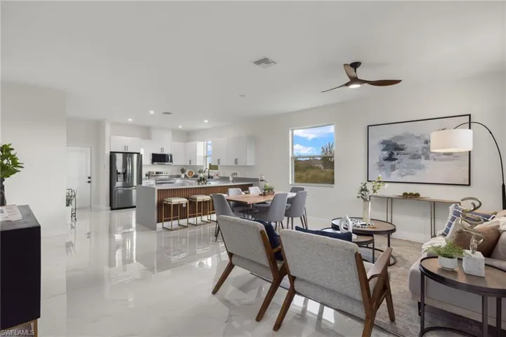 Dining room with ceiling fan