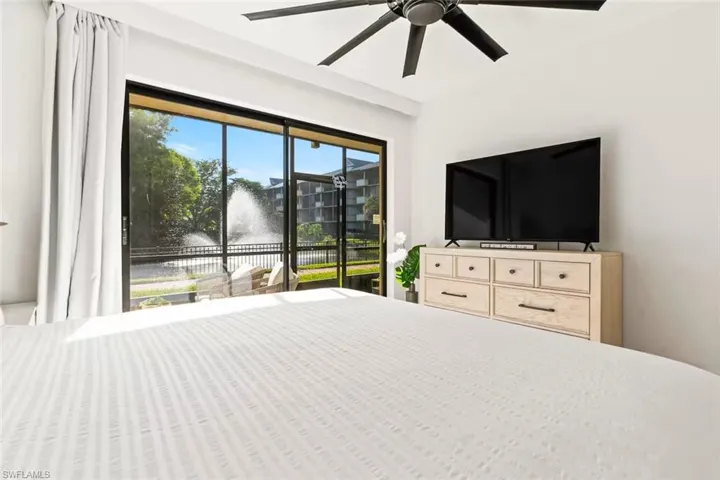 600 Neapolitan Way 146, Naples, Florida 34103
