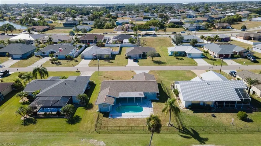 Birds eye view of property