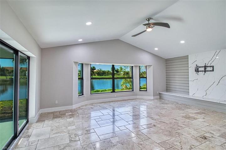 Family-Room