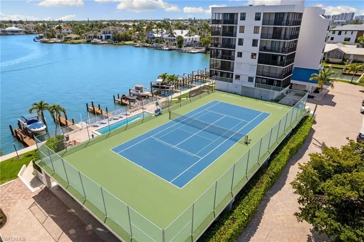 10420  Gulf Shore  DR, Naples, FL 34108