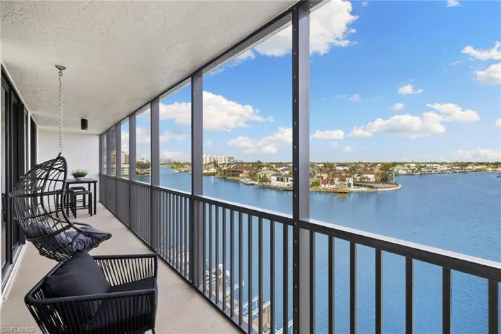 10420  Gulf Shore  DR, Naples, FL 34108