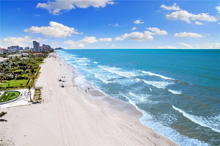 10420  Gulf Shore  DR, Naples, FL 34108