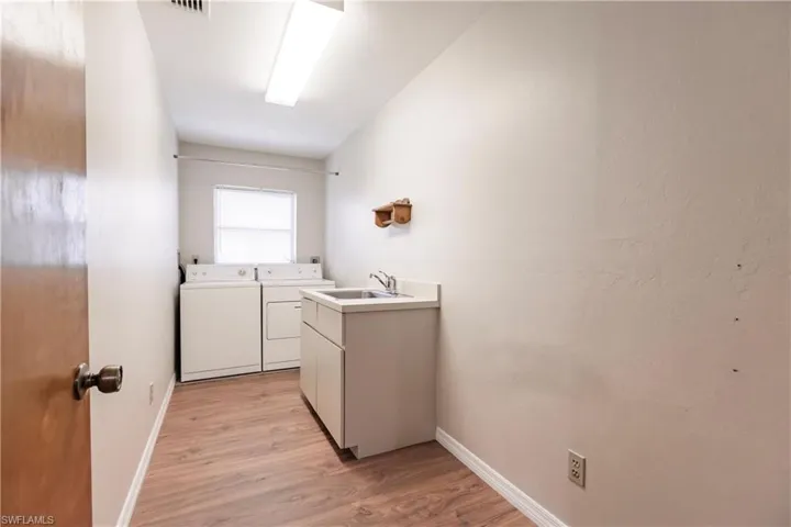 LAUNDRY ROM