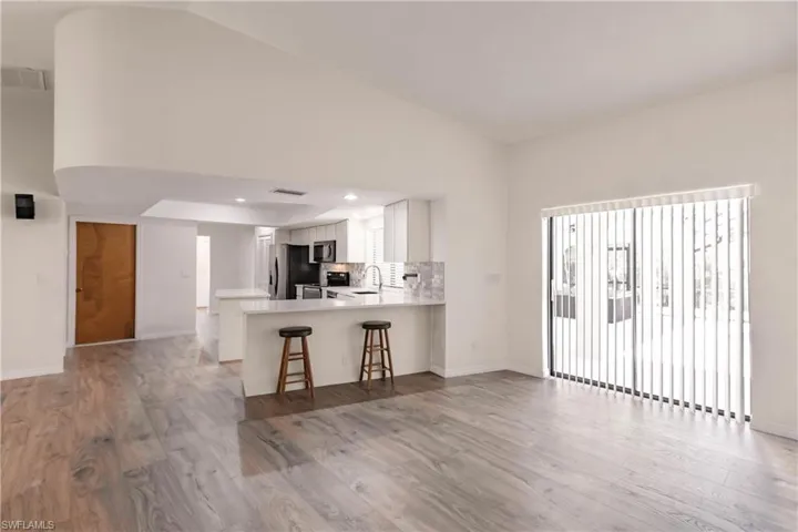 KITCHEN & DINING AREA