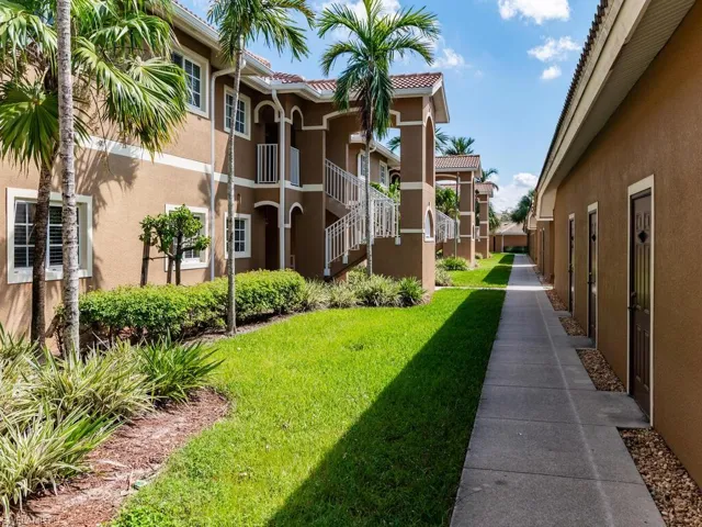 1113  Winding Pines  CIR, Cape Coral, FL 33909