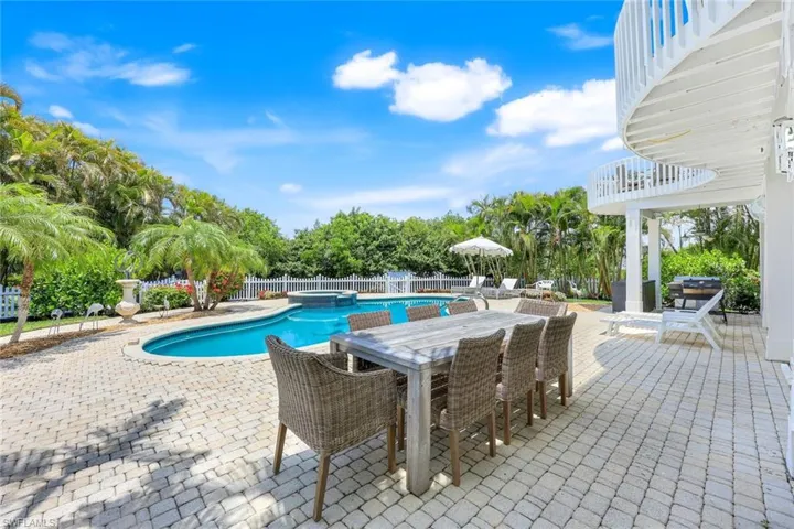 203 San Mateo Dr, Bonita Springs, Florida 34134