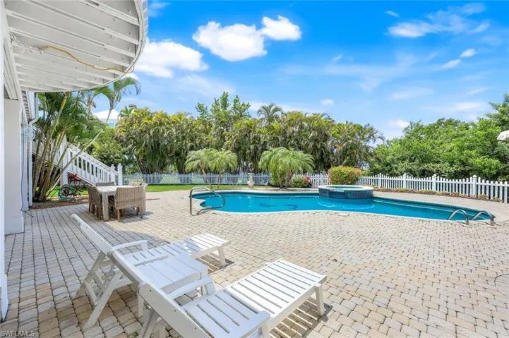 203 San Mateo Dr, Bonita Springs, Florida 34134