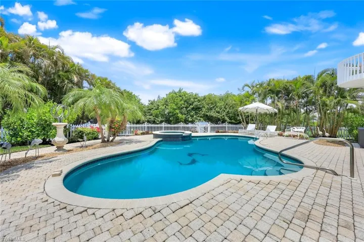 203 San Mateo Dr, Bonita Springs, Florida 34134