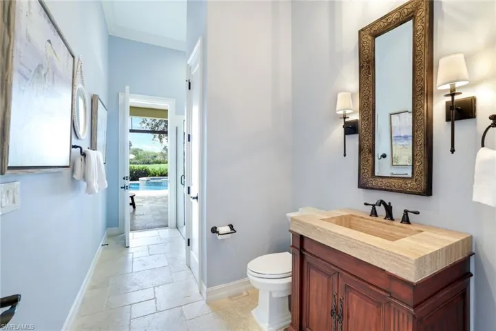 Guest / Pool Bath