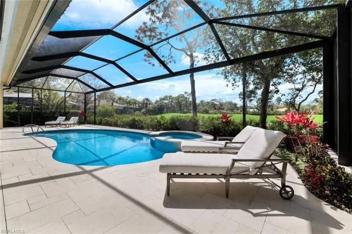 ~2,500 Ft of Outdoor Space