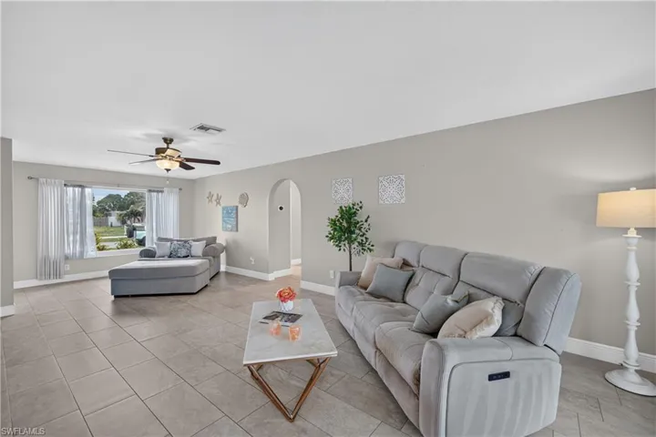 1220 Everest Pkwy, Cape Coral, Florida 33904