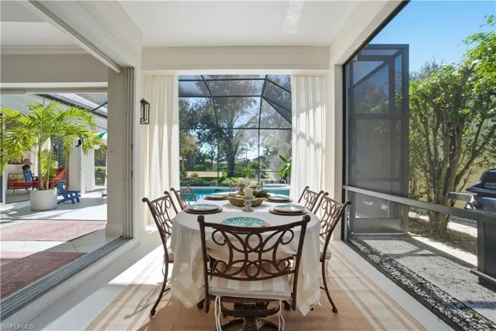 Such a lovely setting for your next meal.