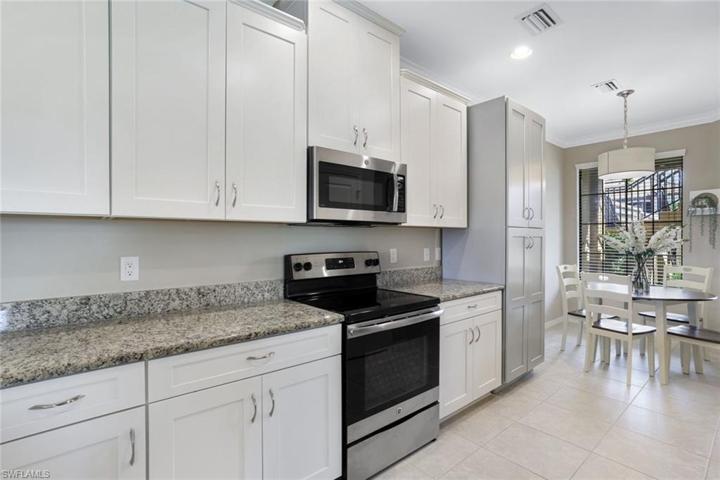 9425 Benvenuto CT # 101, NAPLES FL 34119