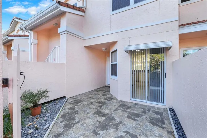 628  Woodshire  LN, Naples, FL 34105