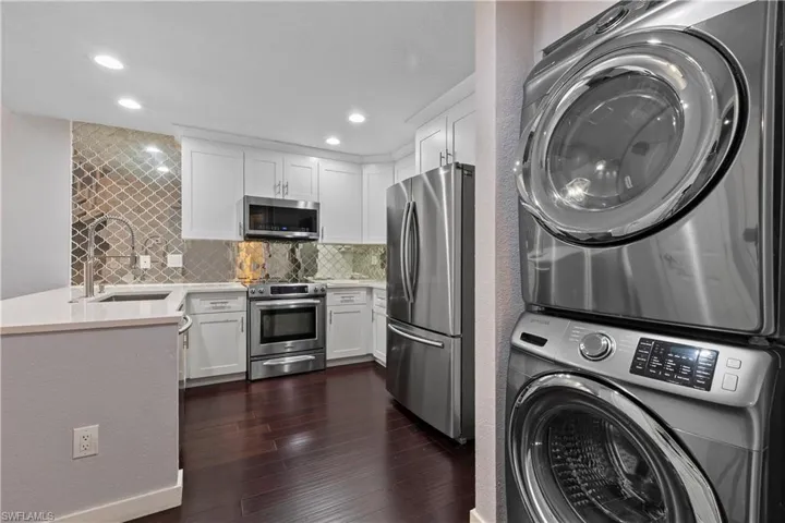 76 Emerald Woods Dr L4, Naples, Florida 34108