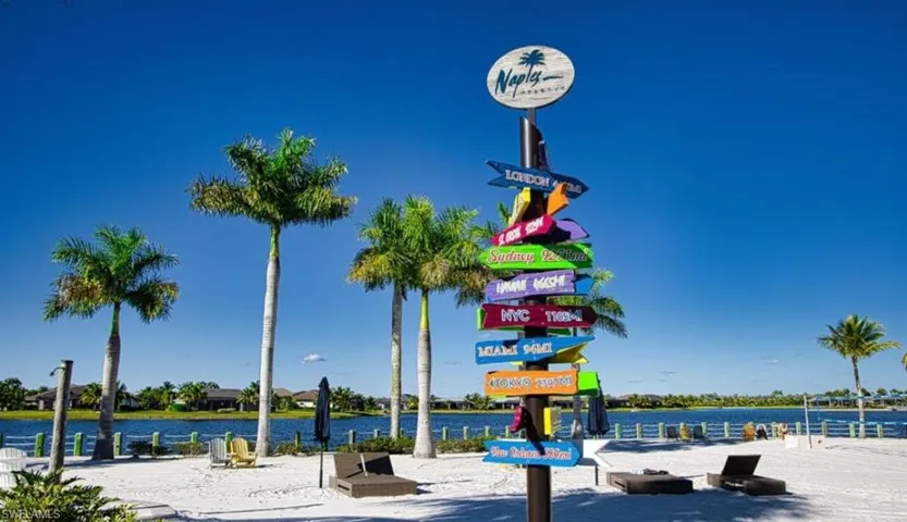 14947  Edgewater  CIR, Naples, FL 34114