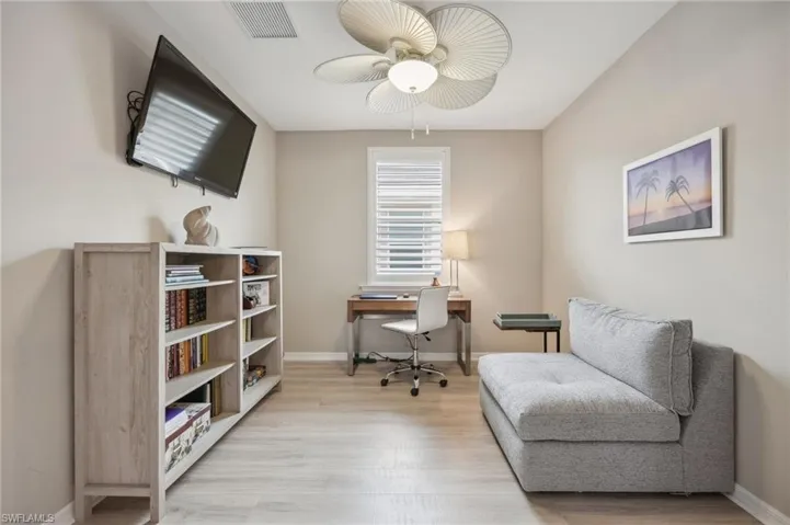 Den includes glass foyer doors makes for a great sitting room or 3rd bedroom.