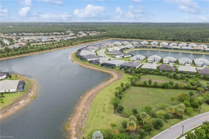 14947  Edgewater  CIR, Naples, FL 34114