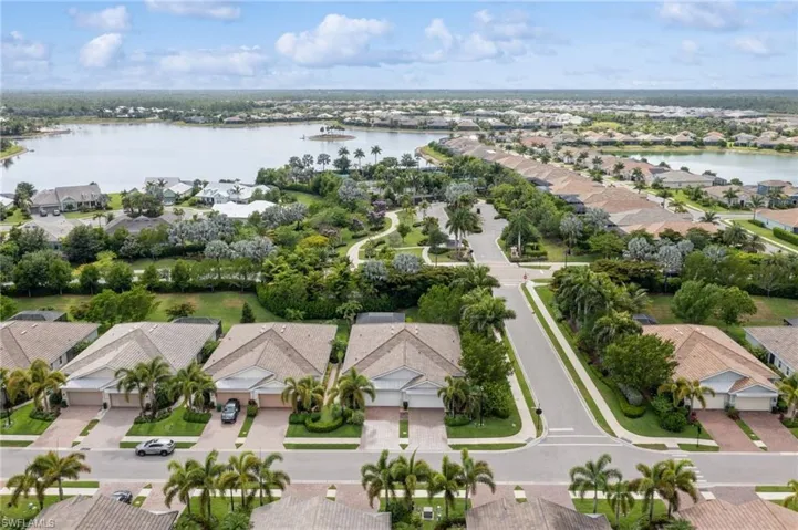 14947  Edgewater  CIR, Naples, FL 34114