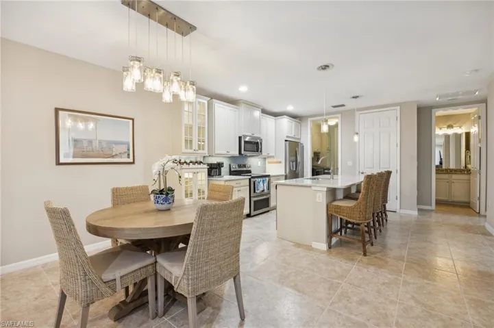 14947  Edgewater  CIR, Naples, FL 34114