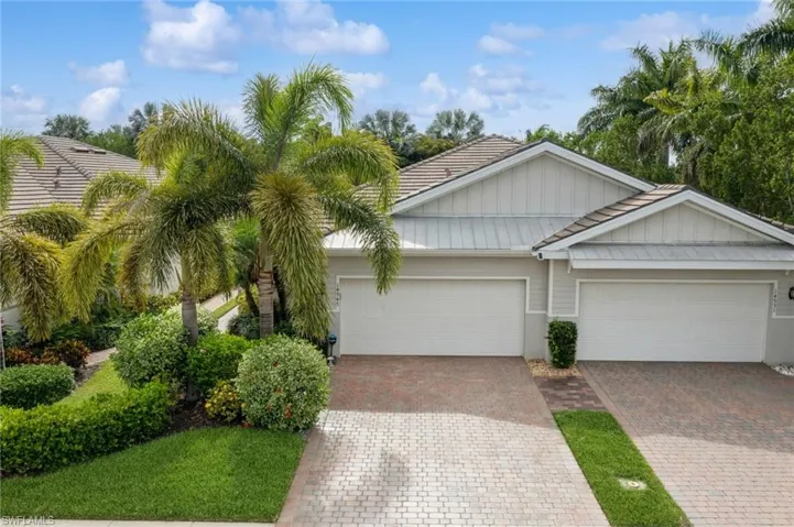 14947  Edgewater  CIR, Naples, FL 34114