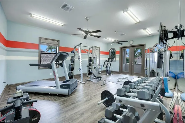5703 Yardarm Ct, Cape Coral, Florida 33914