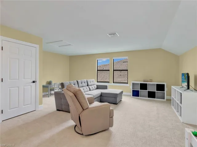 9487  Greyhawk  TRL, Naples, FL 34120