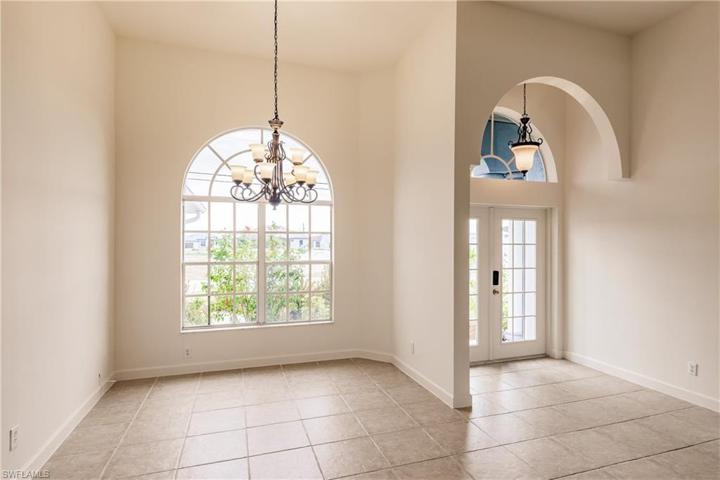 Foyer & Dining Area