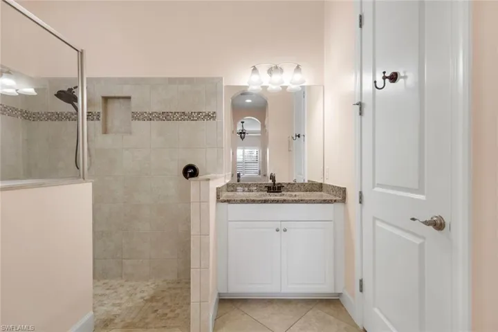 8527 Palacio Ter N, Naples, Florida 34114