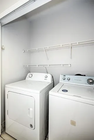 Laundry room with independent washer and dryer