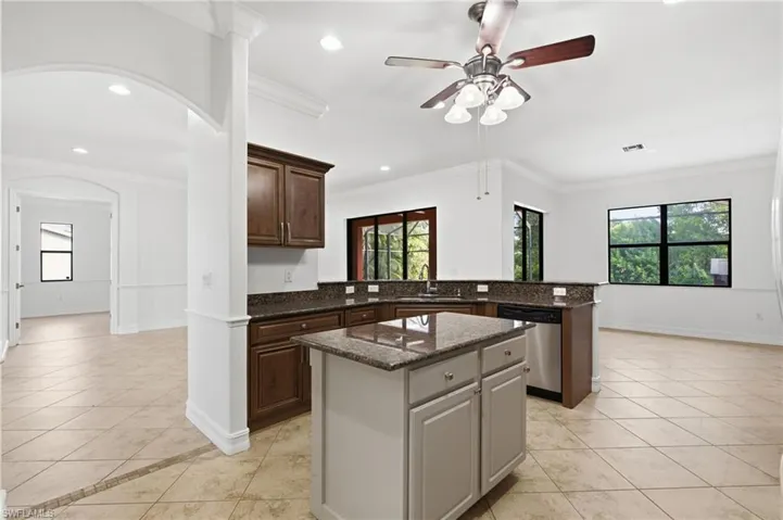 8323 Caloosa Rd, Fort Myers, Florida 33967