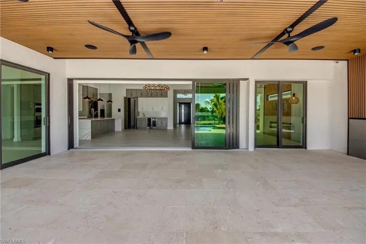 View of patio / terrace with ceiling fan