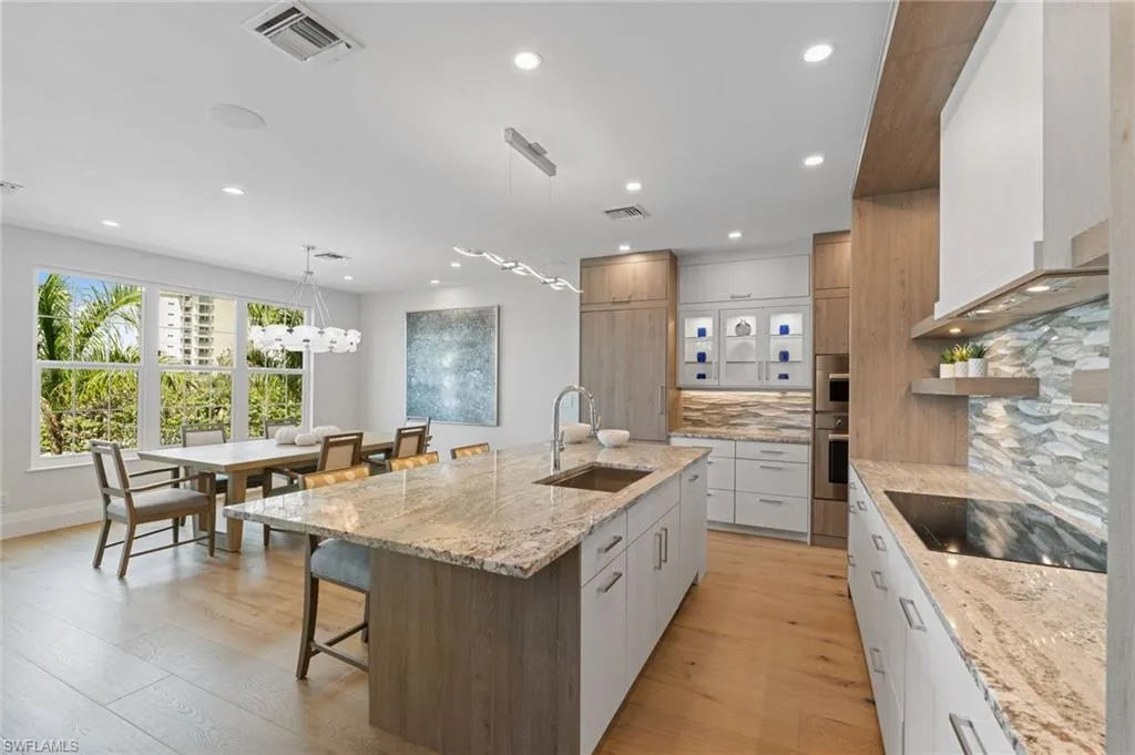 121 Barefoot CIR, Bonita Springs, FL 34134,225001664