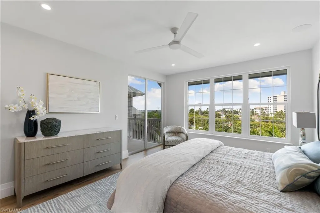 121 Barefoot CIR, Bonita Springs, FL 34134,225001664