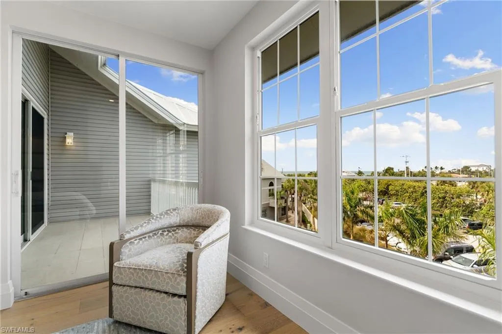 121 Barefoot CIR, Bonita Springs, FL 34134,225001664